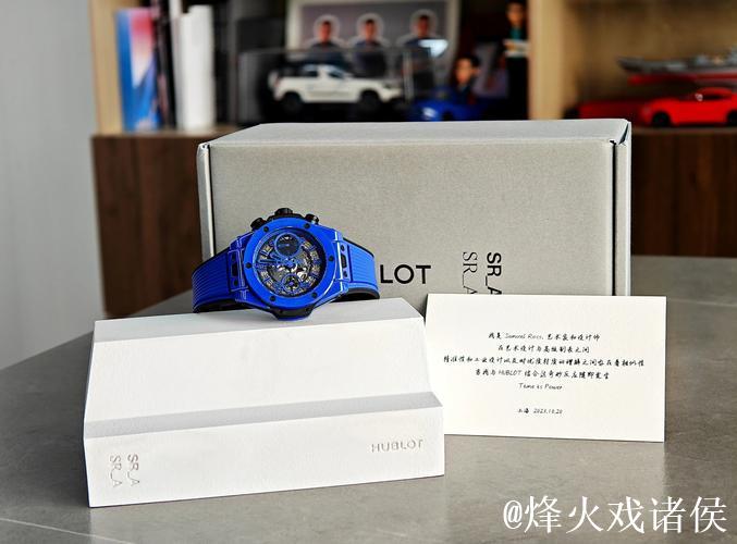 蓝色手表+粉色上衣,姆巴佩社媒晒为宇舶表拍摄的宣传照 蓝色手表+粉色上衣,姆巴佩社媒晒为宇舶表拍摄的宣传照